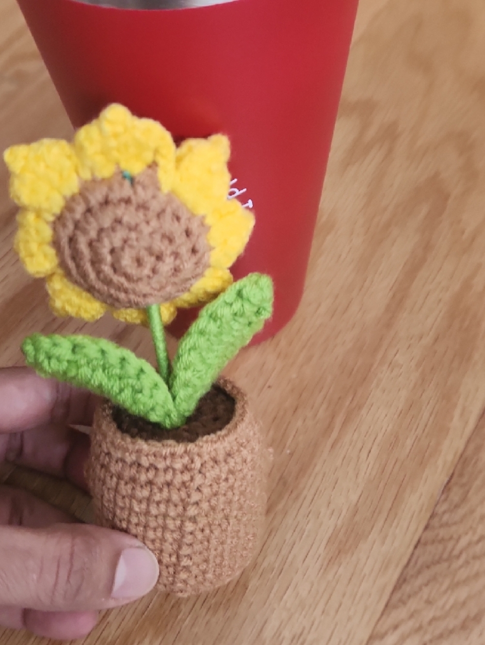 Red Stainless Steel Travel Tumbler 15 OZ Clear Lid Handmade Crochet Sunflower - Picture 9 of 14